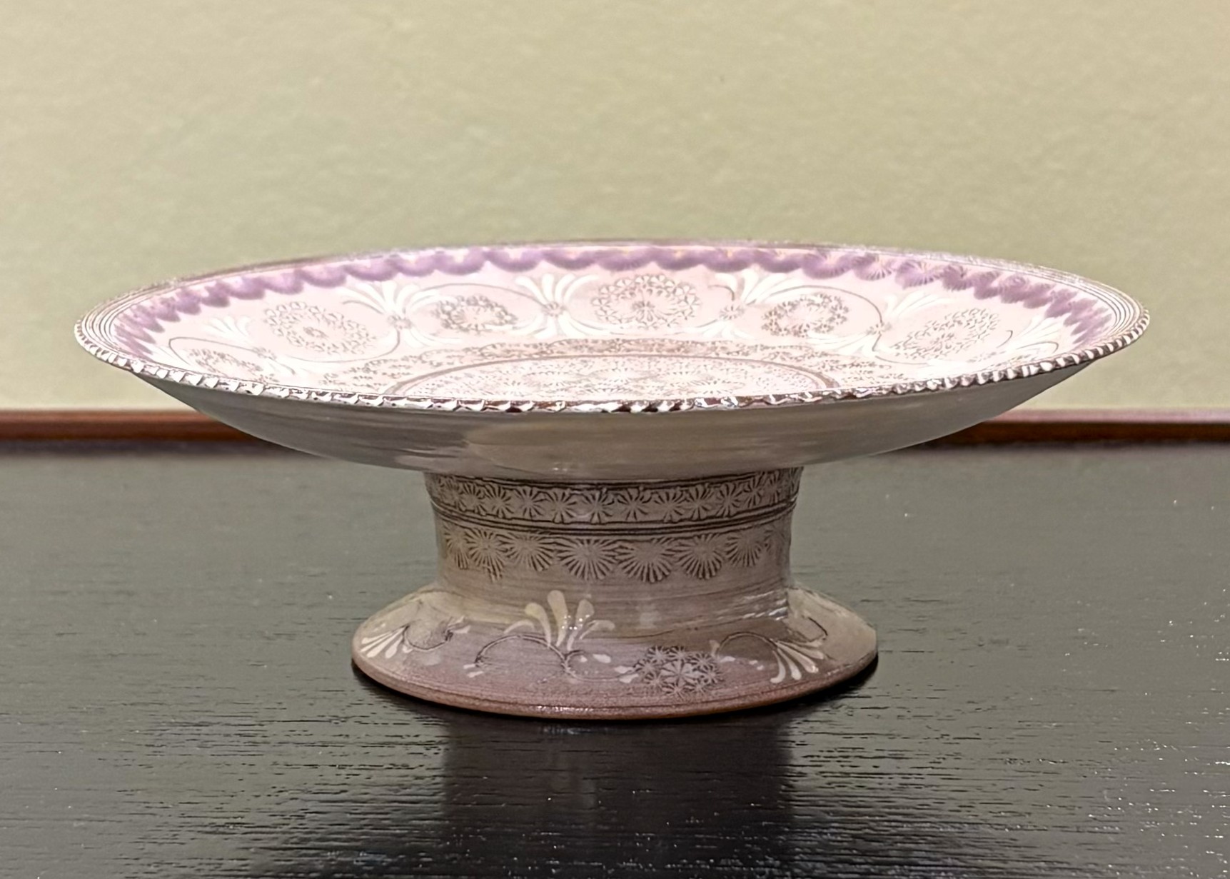 皿　紫彩華紋　高台　森里陶楽